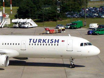 А-321 аварийно приземлился в Стамбуле из-за поломки автопилота