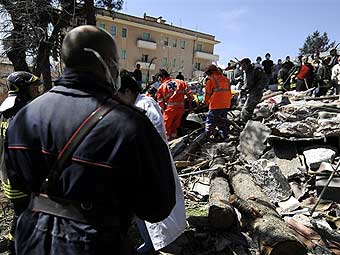 Землетрясение в Италии: 150 погибших, десятки тысяч остались без крова