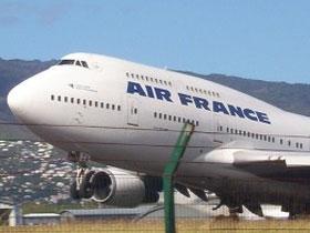 Определен район поиска "черных ящиков" разбившегося лайнера Air France