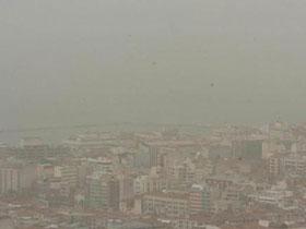 В южном регионе Азербайджана наблюдается густой пыльный туман
