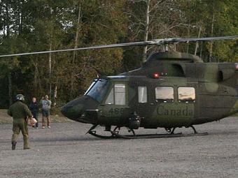 Канадские военные слетали в закусочную на вертолете