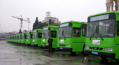 В Баку привезено еще 250 автобусов