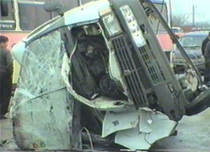Принадлежащий «Азерэнержи» легковой автомобиль столкнулся с микроавтобусом, пострадало 10 человек